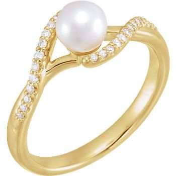 Picture of 14K Gold Freshwater Cultured Pearl & 1/10 CTW Diamond Ring