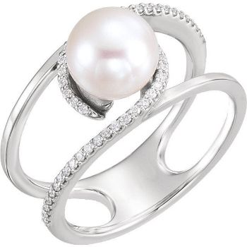 Picture of 14K Gold Freshwater Cultured Pearl & 1/8 CTW Diamond Ring